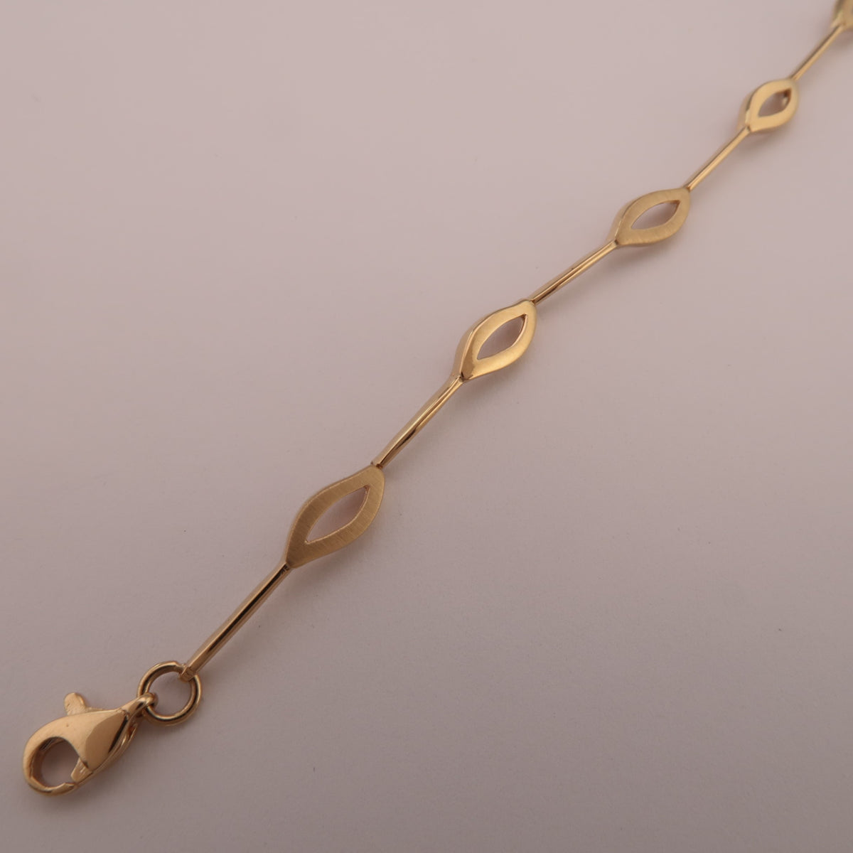 Guldarmband Mandelform